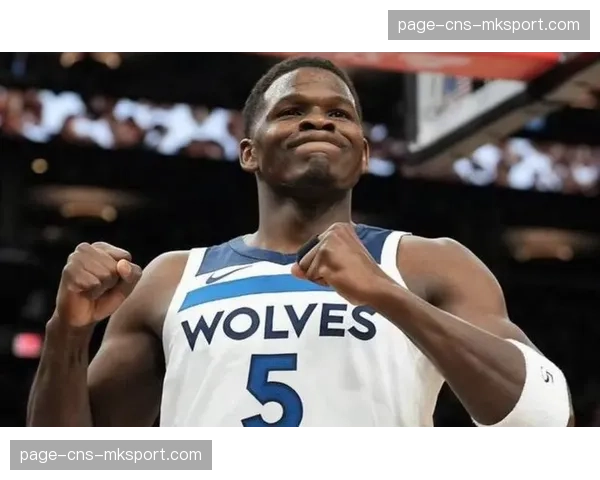 森林狼对阵开拓者:爱德华兹次节连续三次抢断后快攻,极大提升了球队瞬时跑动强度 森林狼对阵开拓者:爱德华兹次节连续三次抢断后快攻,极大提升了球队瞬时跑动强度